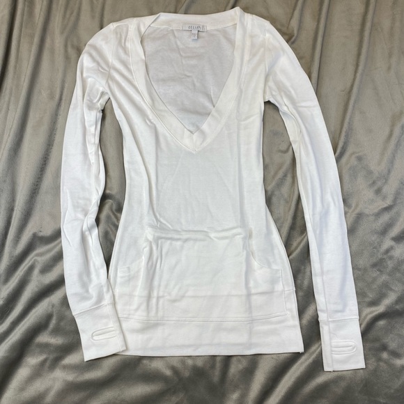 dELiA*s thumbhole v-neck long sleeve top (small) NWOT - Picture 6 of 6